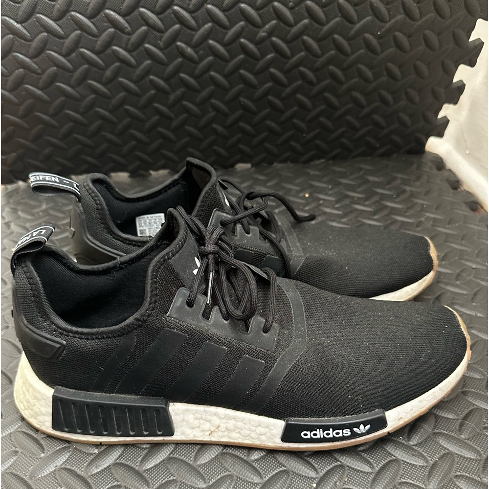 Adidas - Picture 2 of 3